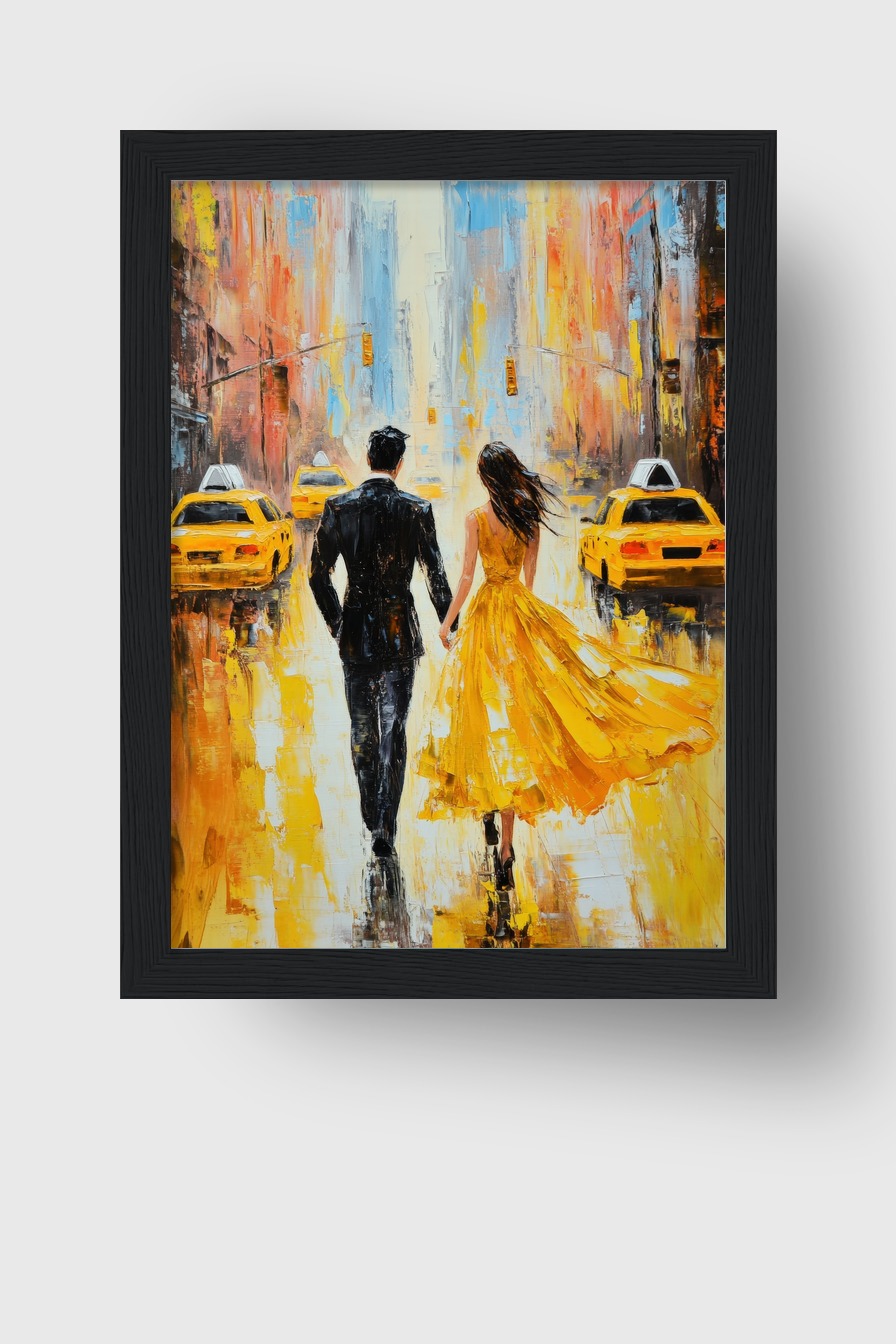 Kunstdruck eines Paares in gelbem Kleid und schwarzem Anzug hand in hand auf belebter Straße mit gelben Taxis in abstraktem Stil und warmen Farben