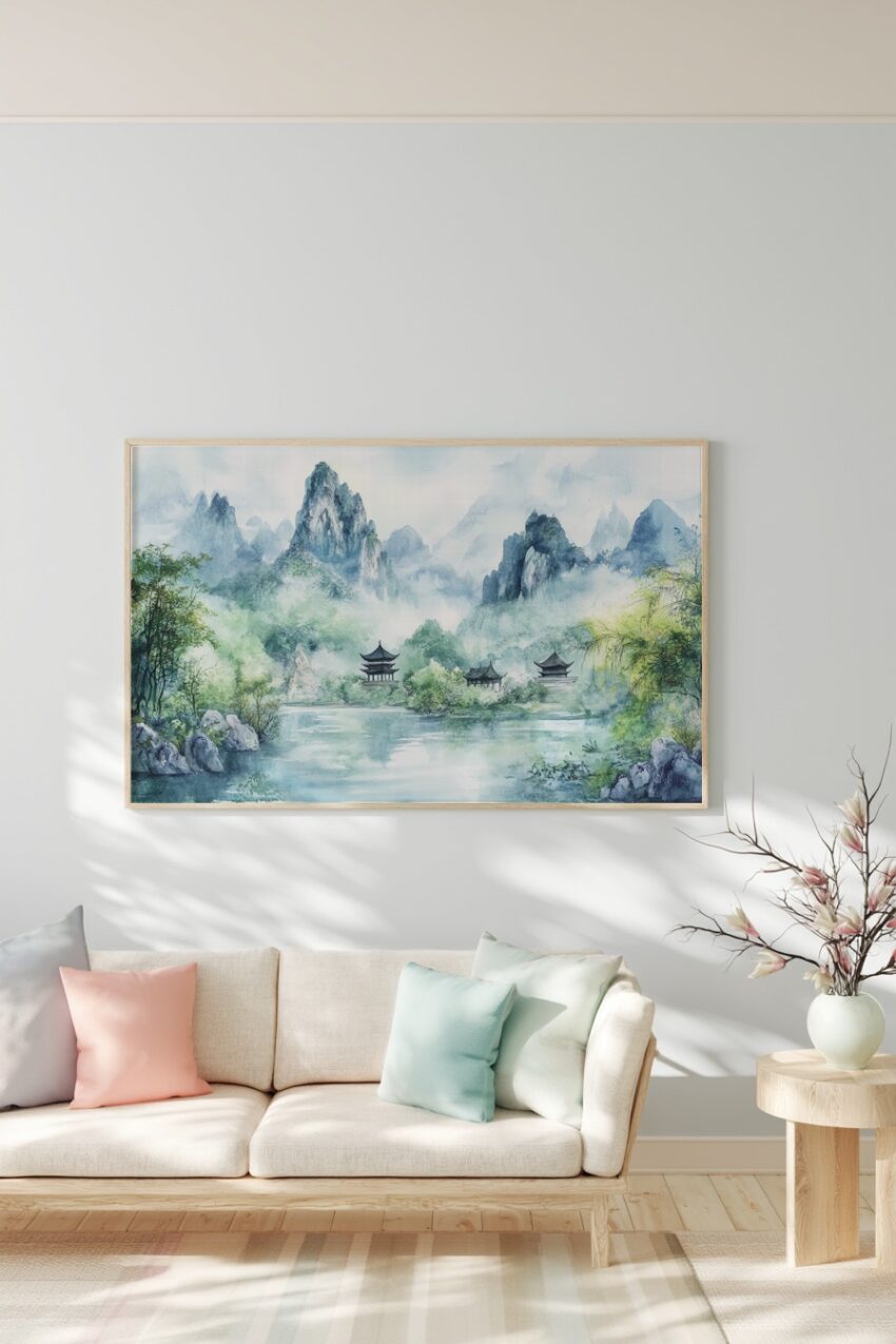 Poster mit Aquarell einer Berglandschaft, Pagoden am See und nebligem Hintergrund in sanften Blau- und Grüntönen