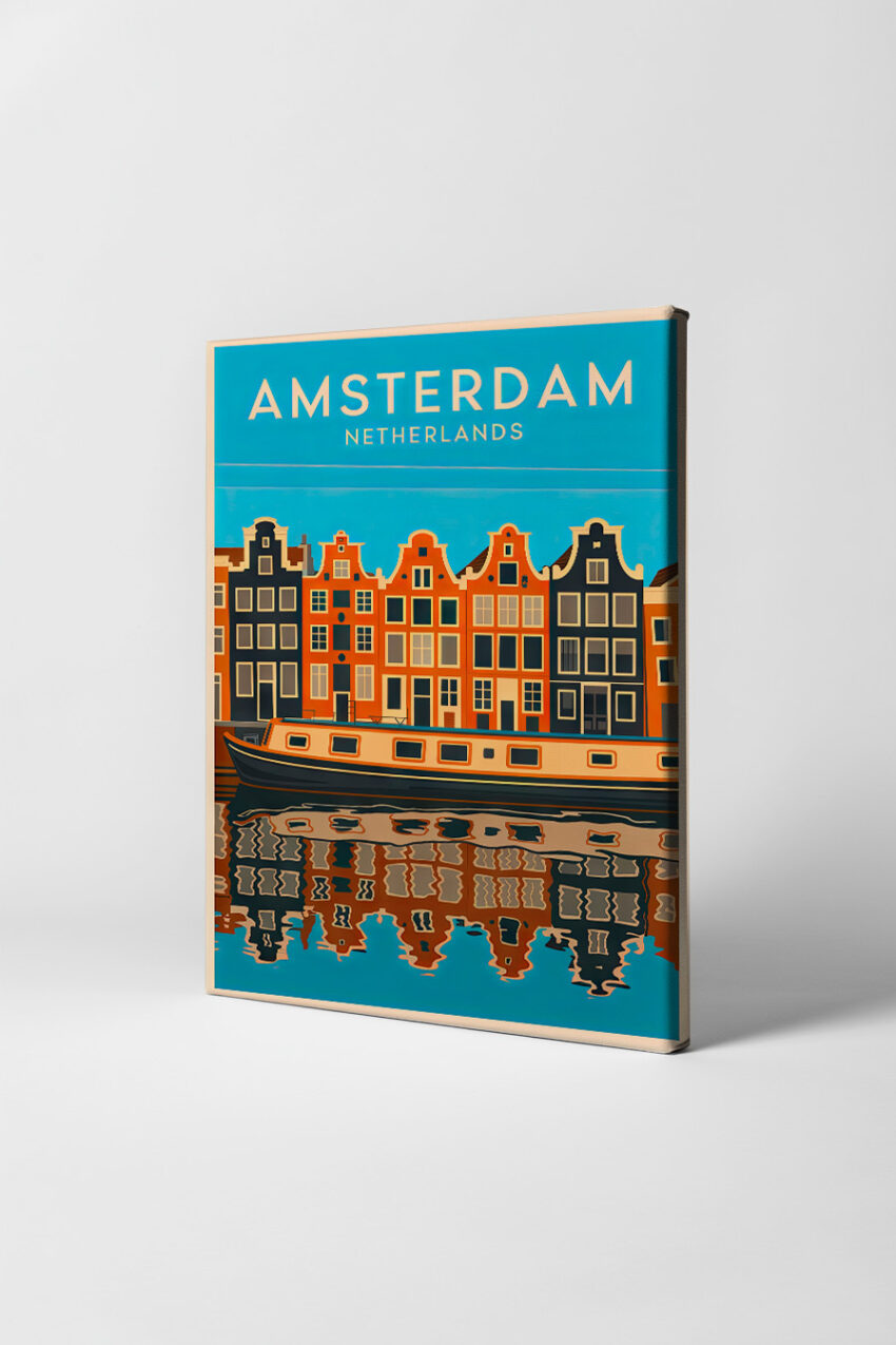 Poster mit stilisierten Amsterdamer Giebelhäusern, einem Hausboot und Wasserreflexionen in warmen Farben