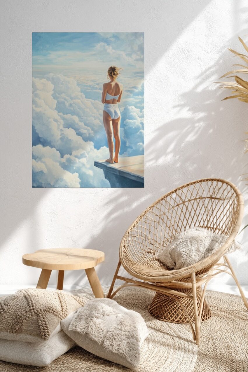 Kunstdruck einer Frau im weißen Badeanzug auf einem Felsen vor einem Wolkenmeer in pastelligen Blau- und Weißtönen