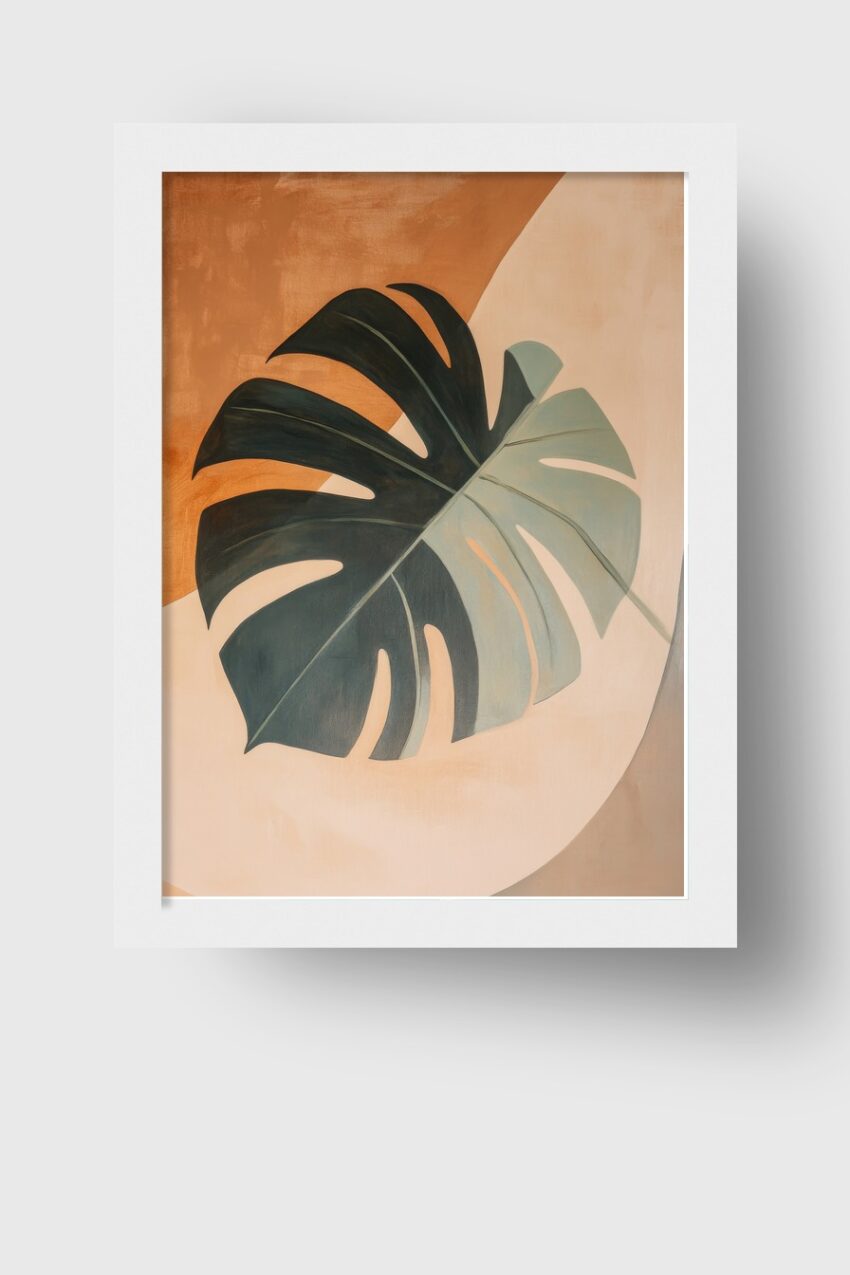 Poster mit abstraktem Monstera Blatt in Beige und Braun vor geometrischem Hintergrund