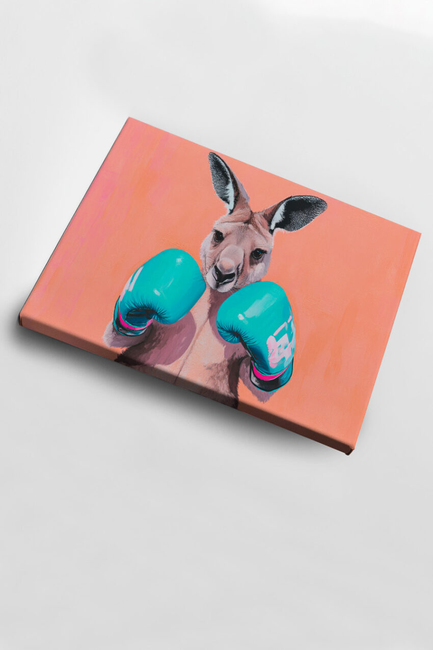Poster mit einem Känguru, das blaue Boxhandschuhe trägt vor orange-rosa Hintergrund, farbenfroh und modern