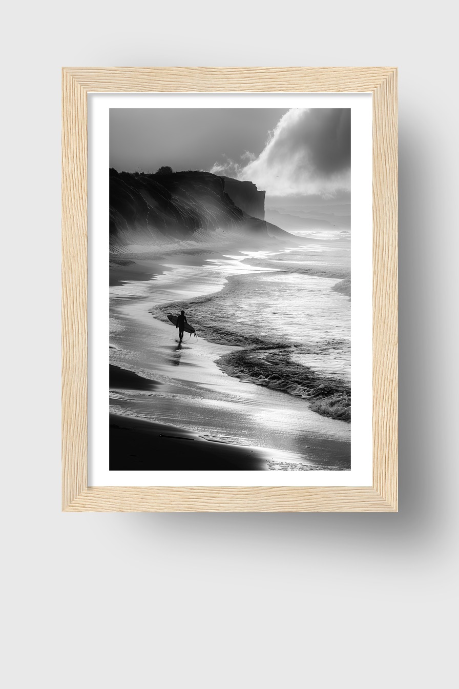 Fotografie Poster Surfer Strand schwarz-weiß Küste