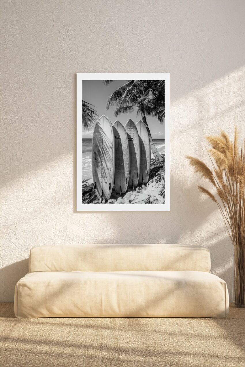 Fotografie Poster Surfbretter Strand schwarz-weiß