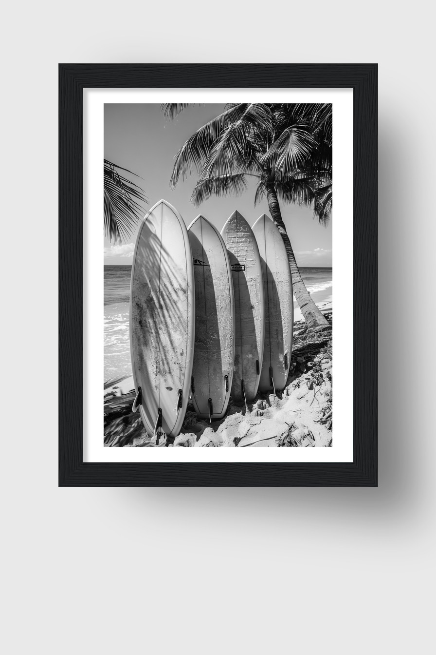 Fotografie Poster Surfbretter Strand schwarz-weiß