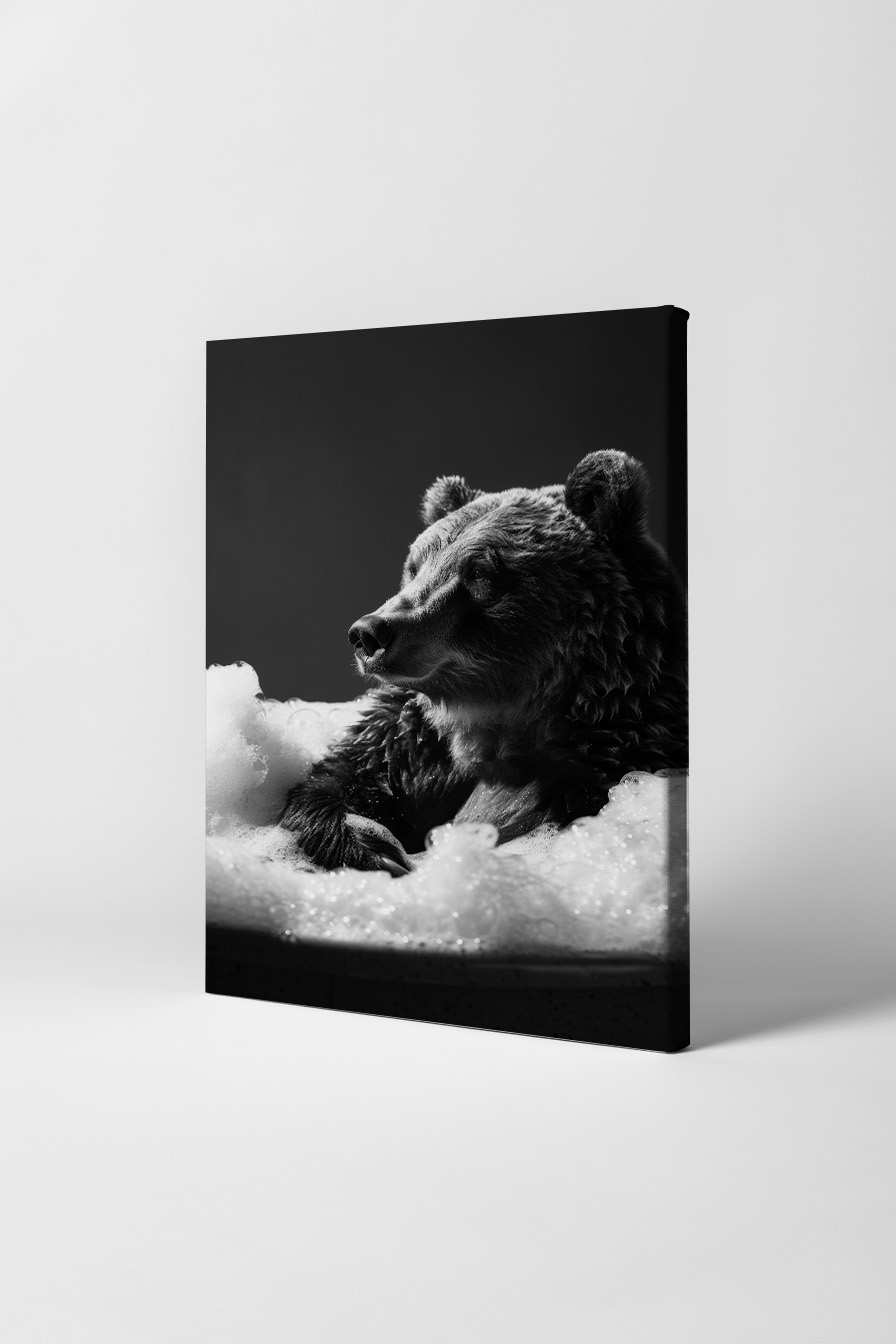 Fotografie Poster Bär Schaumbad schwarz-weiß