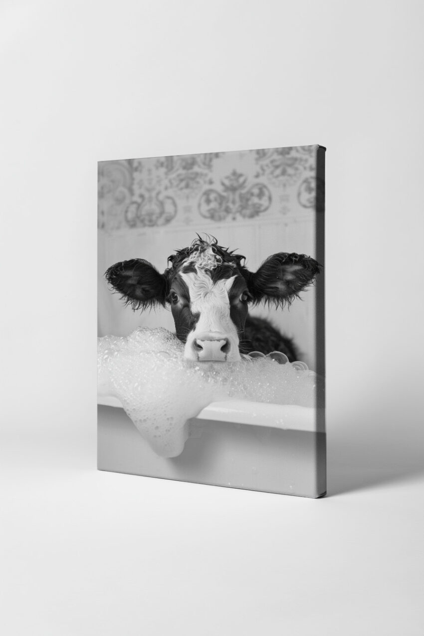 Fotografie Poster Kalb Badewanne schwarz-weiß nah