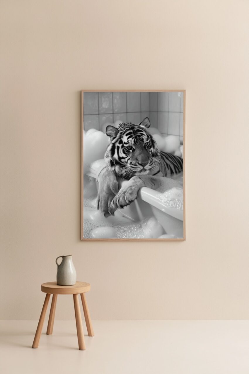 Fotografie Poster Tiger Badewanne schwarz-weiß