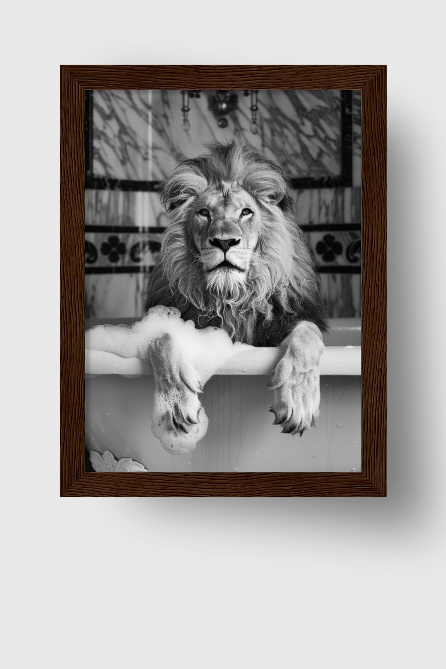 Fotografie Poster Löwe Badewanne schwarz-weiß frontal