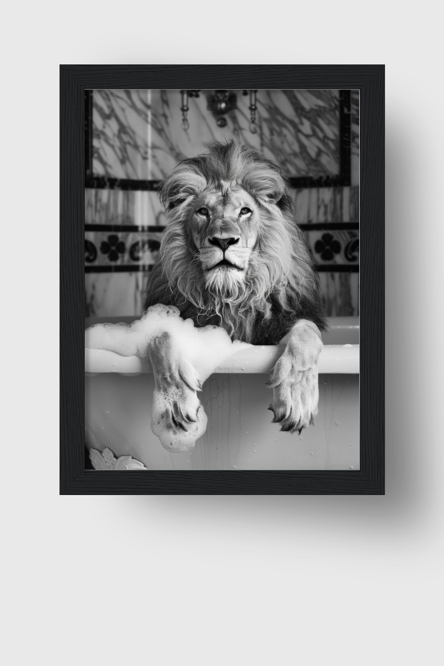 Fotografie Poster Löwe Badewanne schwarz-weiß frontal