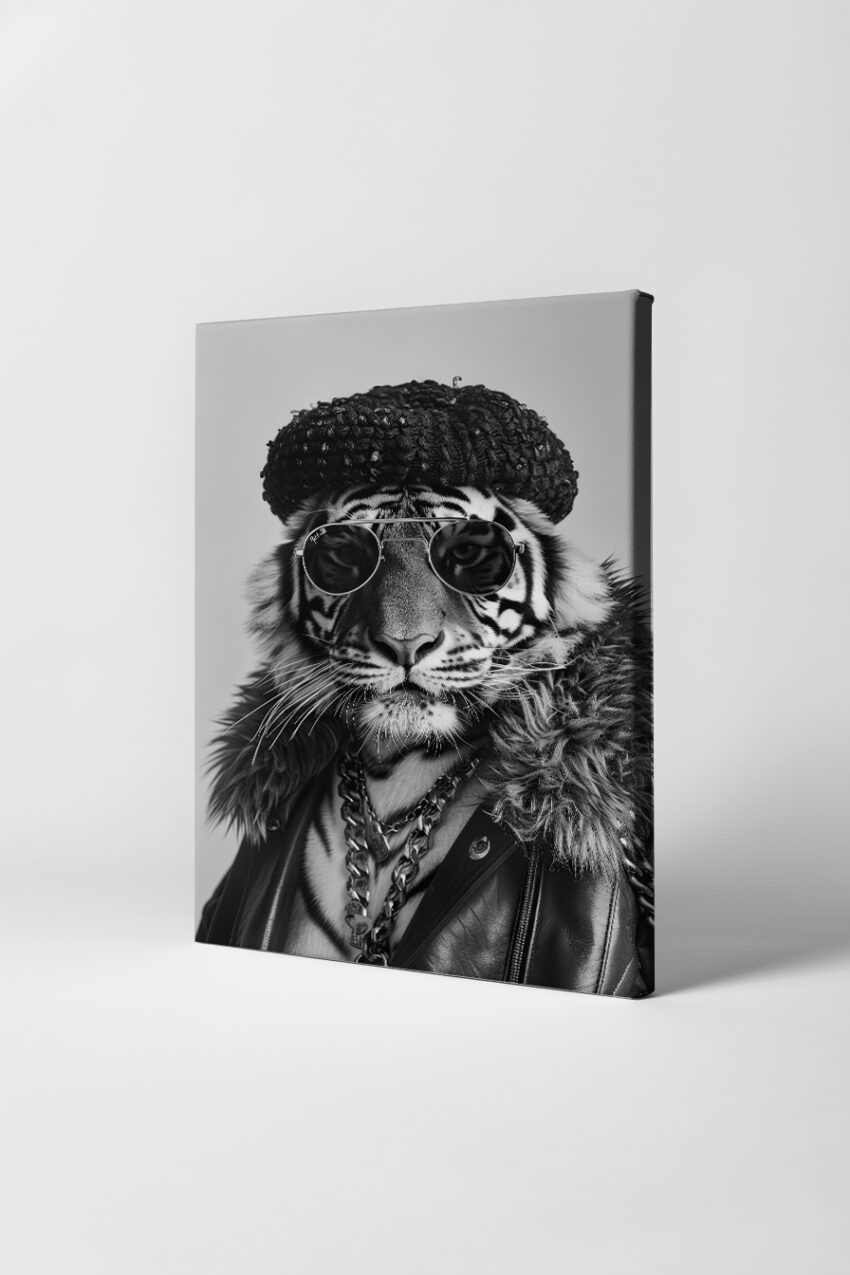 Fotografie Poster Tiger Portrait schwarz-weiß Mütze Sonnenbrille