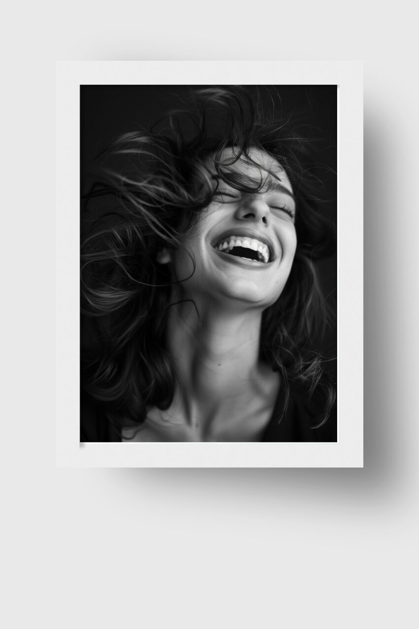 Fotografie Poster lachendes Gesicht Haare schwarz-weiß