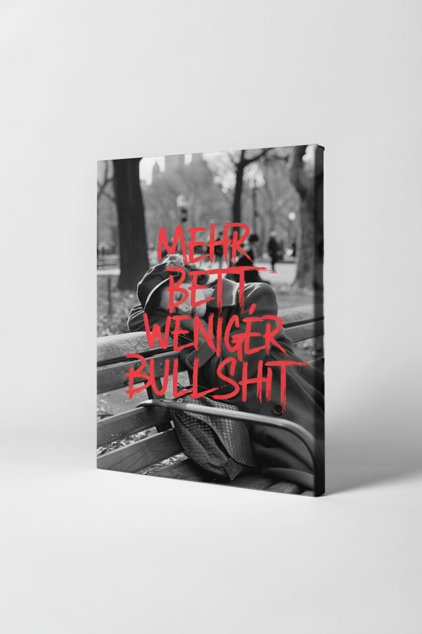 Fotografie Poster Frau Parkbank schwarz-weiß roter Schriftzug