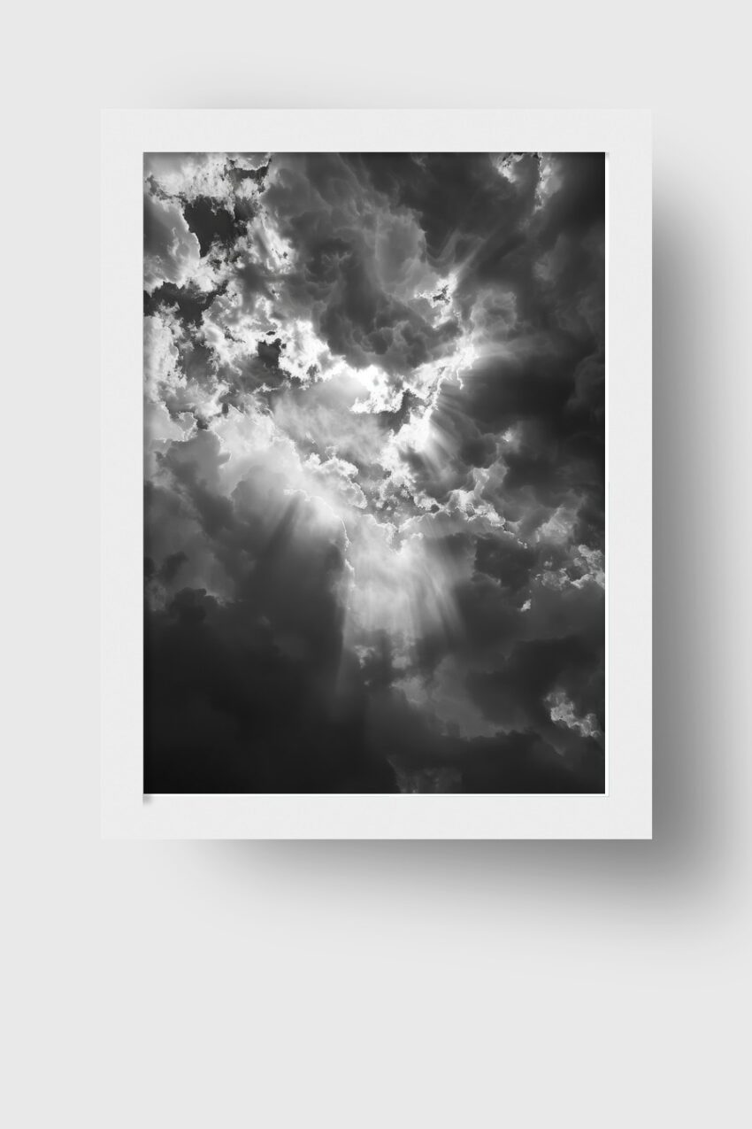 Fotografie Poster wolken lichtstrahlen kontrast schwarz-weiß