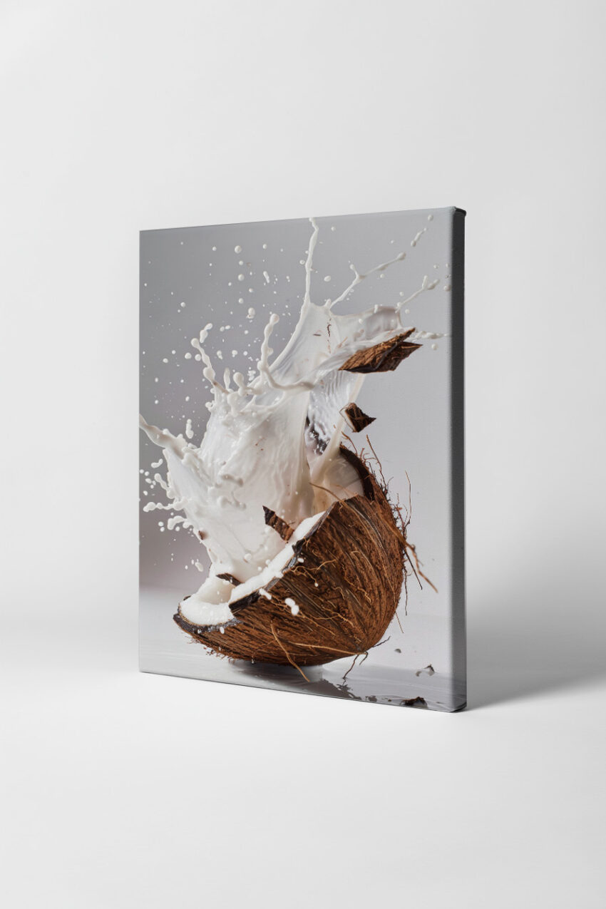 Fotografie Poster Kokosnuss dynamisch Milch Splash weiß