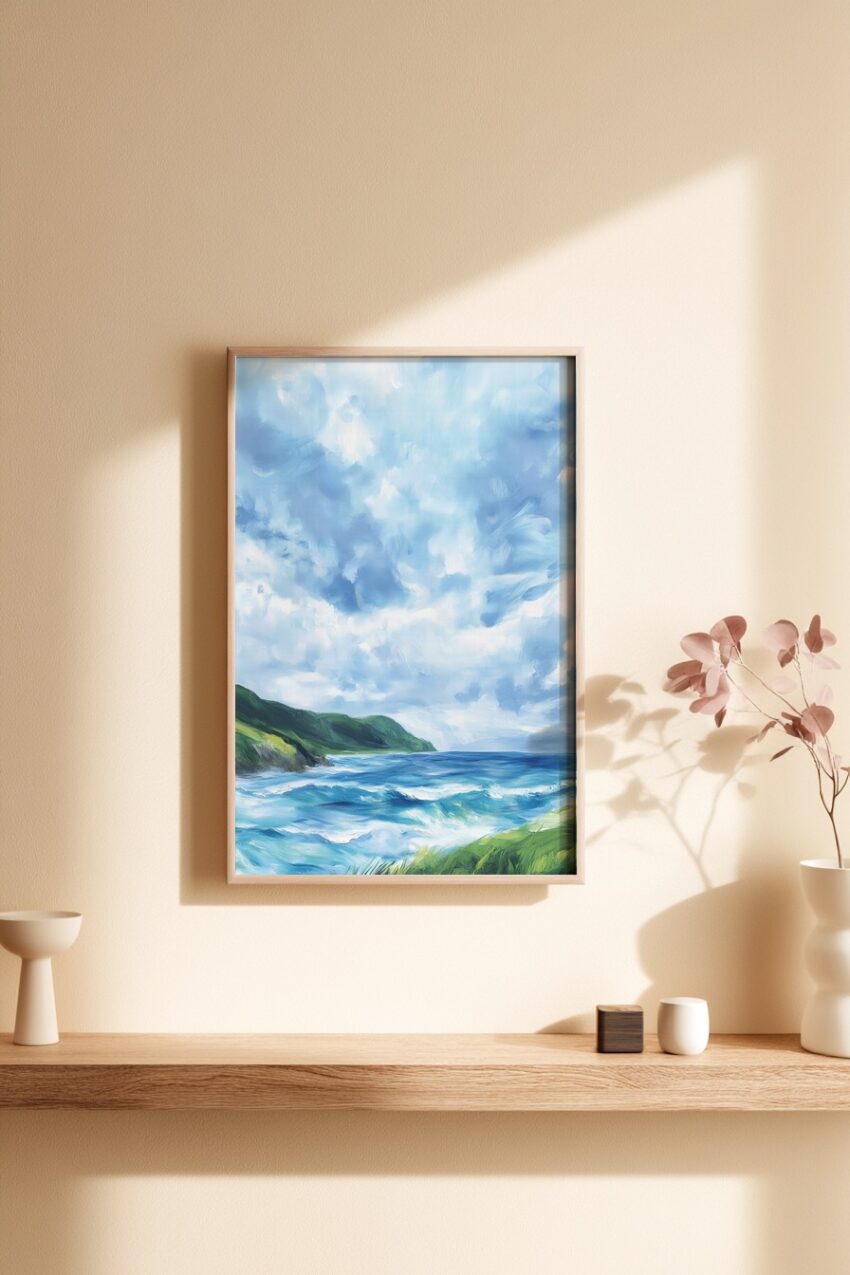Poster mit einer gemalten Küstenlandschaft, Wellen brechen am grünen Ufer unter blauem Himmel mit Wolken, maritimer Kunstdruck