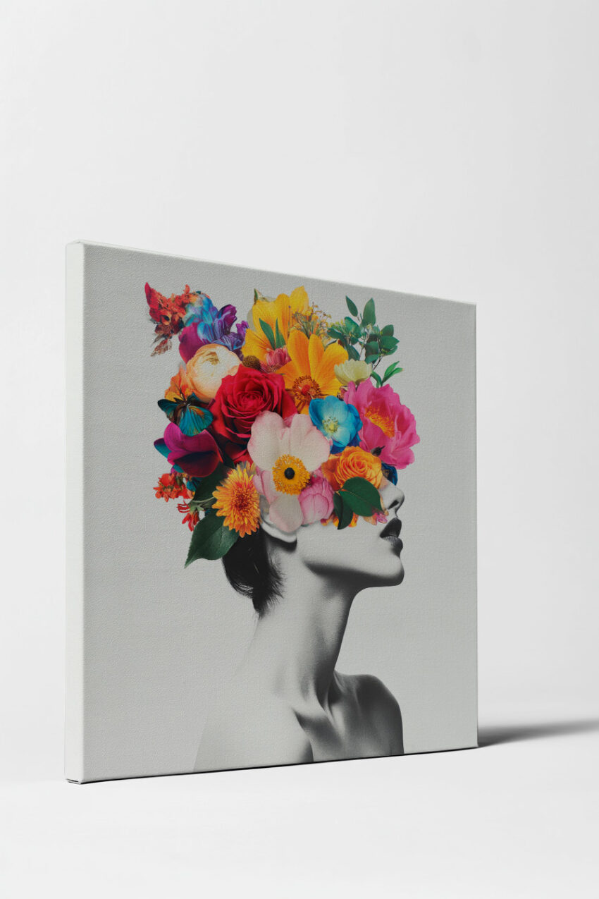 Poster mit Frauenprofil und farbenfrohem Blumenkranz, farbiger Kunstdruck auf halbmattem Papier