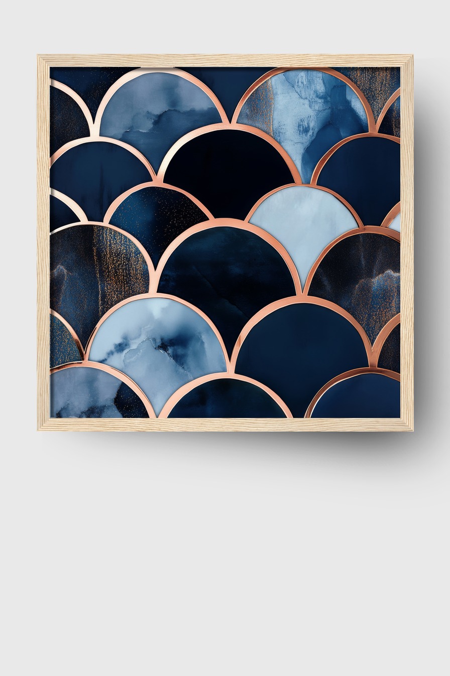 Abstraktes Poster mit kupferfarbenen Schuppenbögen auf blauem Hintergrund, geometrischer Kunstdruck mit klaren Farbübergängen